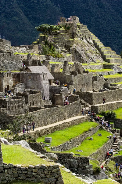 Machu Picchu, la antigua ciudad Inca en los Andes, Perú — Foto de Stock