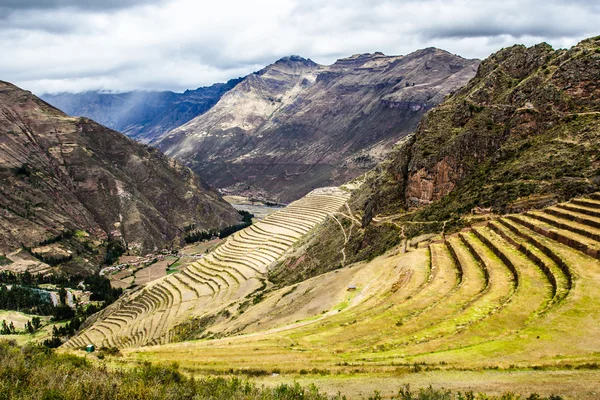 Peru, pisac (pisaq) - İnka harabelerini Peru Andes kutsal vadi — Stok fotoğraf