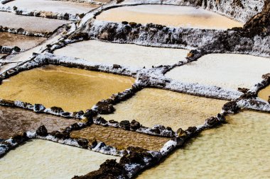 Peru, salinas de Maraş, pre Inca geleneksel tuz madeni (salinas).