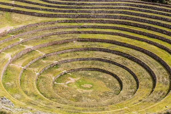 Peru, Moray, ősi inka körkörös teraszok. Valószínű van az inkák laboratórium, mezőgazdasági — Stock Fotó