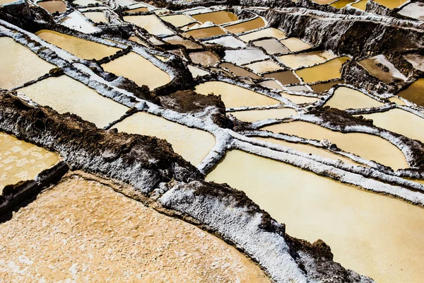 Peru, salinas de maras, pre inca tradycyjnej soli kopalni (salinas). — Zdjęcie stockowe