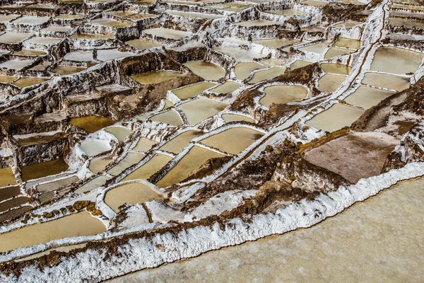 Peru, salinas de maras, pre inca tradycyjnej soli kopalni (salinas). — Zdjęcie stockowe