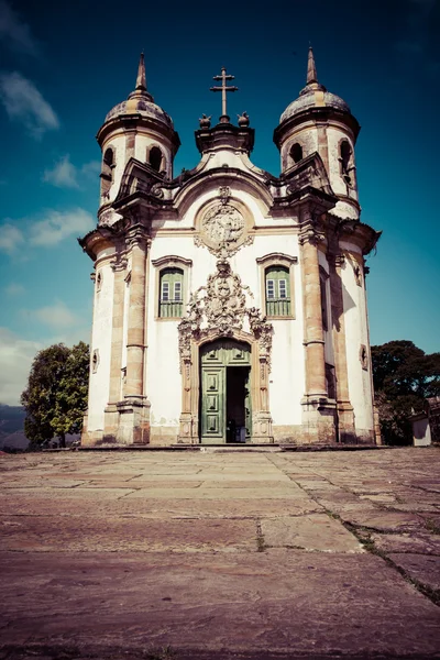 Widok igreja de sao francisco de assis unesco świat dziedzictwo miasta ouro preto w minas gerais, Brazylia — Zdjęcie stockowe