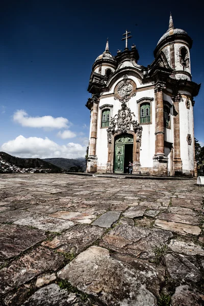 Vista dell'Igreja de Sao Francisco de Assis della città unesco patrimonio mondiale del nostro preto in minas gerais brazil — Foto Stock