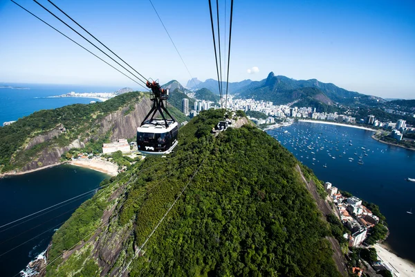 O teleférico para Pão de Açúcar no Rio de Janeiro — Fotografia de Stock