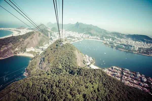 O teleférico para Pão de Açúcar no Rio de Janeiro — Fotografia de Stock