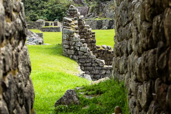 Machu Picchu, muinainen inkojen kaupunki Andeilla, Perussa — kuvapankkivalokuva