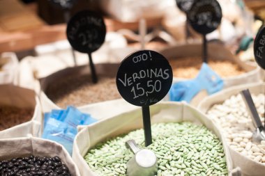 fasulye ve bezelye yerel pazarda, İspanya