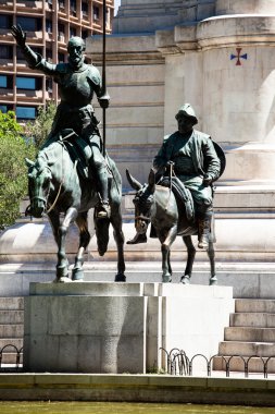Madrid, İspanya, plaza de espana, anıtlar. ünlü kurgusal knight, don Kişot ve sancho pansa Cervantes'in hikayesi.