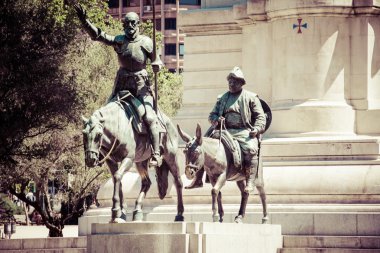 Madrid, İspanya, plaza de espana, anıtlar. ünlü kurgusal knight, don Kişot ve sancho pansa Cervantes'in hikayesi.