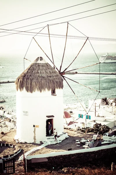 ギリシャ、ミコノス島の風車の詳細. — ストック写真