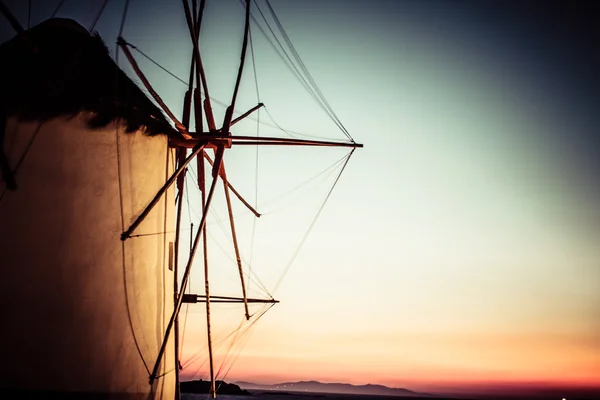 Detail einer Windmühle auf der griechischen Insel Mykonos. — Stockfoto