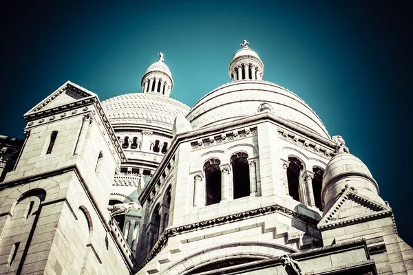 Βασιλική Sacre Coeur, κλείστε σε μια καλοκαιρινή μέρα. Παρίσι — Φωτογραφία Αρχείου