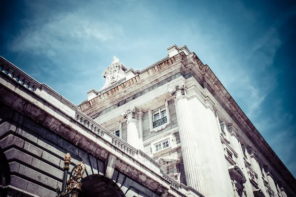 Palacio verkliga - spanska kungliga palatset i madrid. — Stockfoto