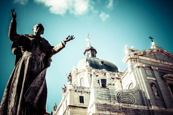 Catedral de Almudena, Madrid, Espanha — Fotografia de Stock