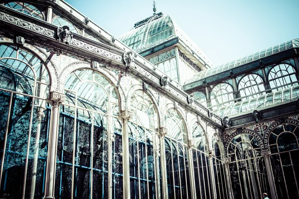 Crystal palace v parku retiro v Madridu. Španělsko — Stock fotografie