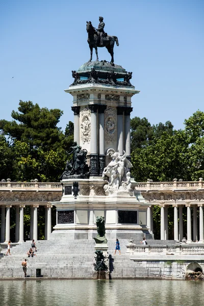 Monument in memory of King Alfonso XII, Retiro Park, Madrid, Spain — Stock Photo, Image