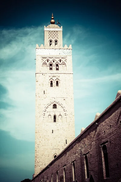 Minarete de la mezquita de Koutoubia situado en Marrakech, Marruecos —  Fotos de Stock