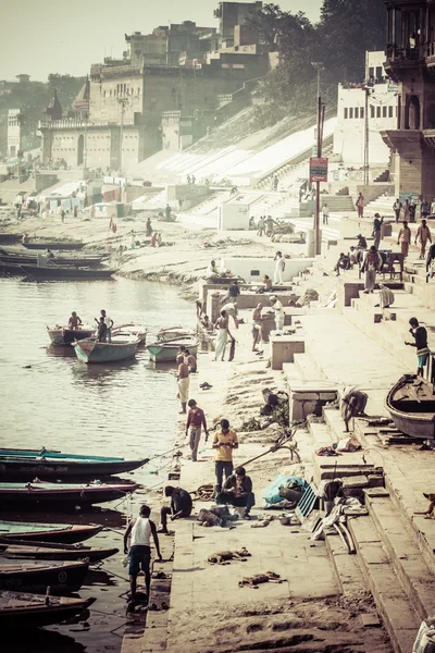 Ghats on the banks of Ganges river in holy city of Varanasi — Stock Photo, Image