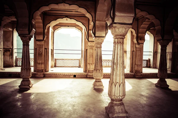 Luz do nascer do sol sobre Amber Fort em Jaipur, Rajasthan, Índia — Fotografia de Stock