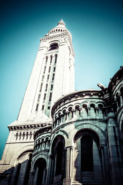 Βασιλική Sacre Coeur, κλείστε σε μια καλοκαιρινή μέρα. Παρίσι — Φωτογραφία Αρχείου
