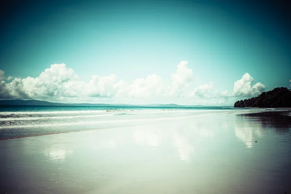 Paisaje foto de la tranquila playa isla — Foto de Stock