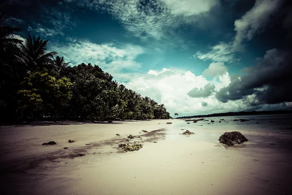 Paesaggio foto di spiaggia tranquilla dell'isola — Foto Stock