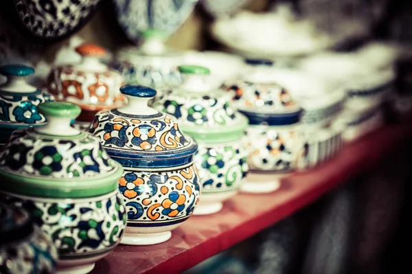 Traditional moroccan earthenware at local street — Stock Photo, Image