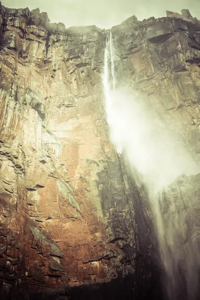 Angel Falls (Salto Angel) é o mais alto do mundo cachoeiras (978 m), Venezuela — Fotografia de Stock