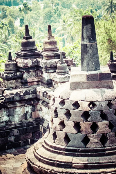 Borobudur chrám poblíž Yogyakarta na ostrově Jáva, Indonésie — Stock fotografie