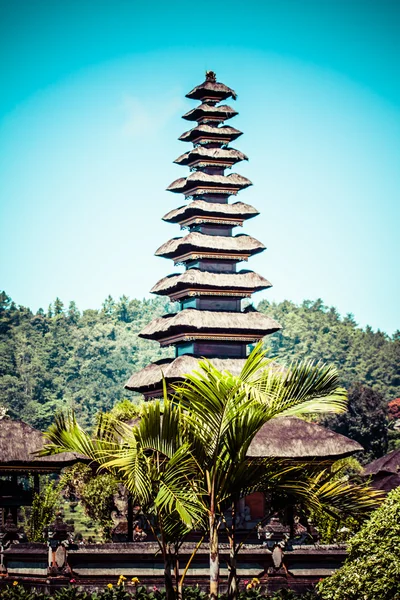 Pura Ulun Danu templom a Beratan tónál. Bali — Stock Fotó