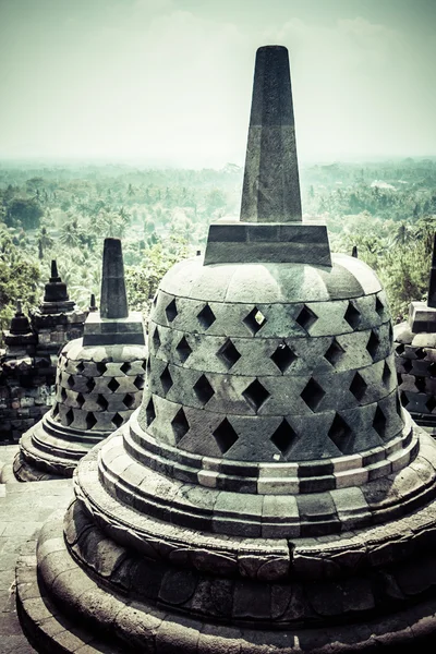 Endonezya 'nın Java adasındaki Yogyakarta yakınlarındaki Borobudur tapınağı — Stok fotoğraf