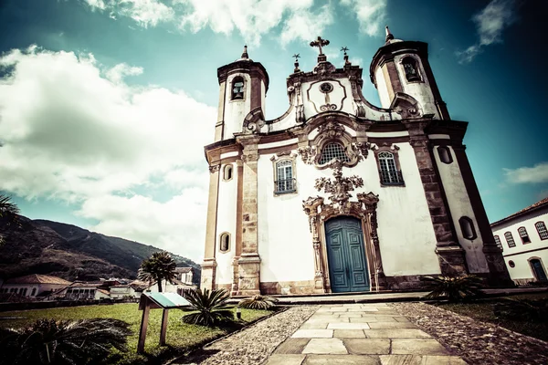 View of the igreja de nossa senhora do carmo of the unesco world heritage city of ouro preto in minas gerais brazil — Stock Photo, Image