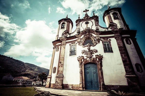 Vista de la igreja de nossa senhora do carmo de la ciudad Patrimonio de la Humanidad de la Unesco de ouro preto en minas gerais brazil — Foto de Stock