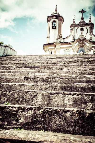 オウロ ミナス ・ ジェライス州ブラジルでのユネスコの世界遺産都市のカルモ教会デ ノッサ セニョーラ ビュー — ストック写真