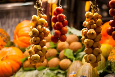 meyve pazarında la boqueria barcelona ünlü pazar yeri