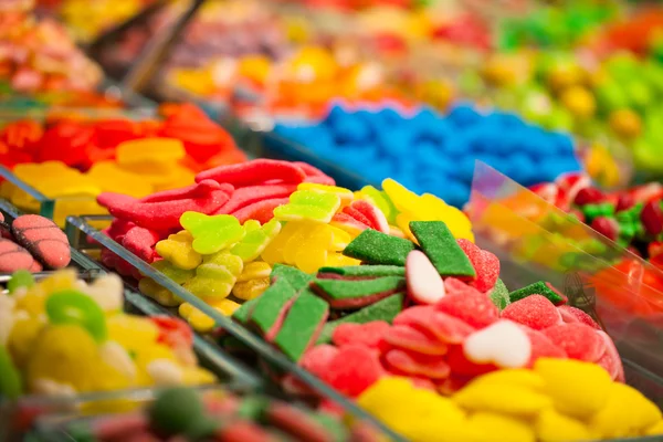 Piaci istálló tele candys la boqueria piacon. Barcelona. Katalónia. — Stock Fotó