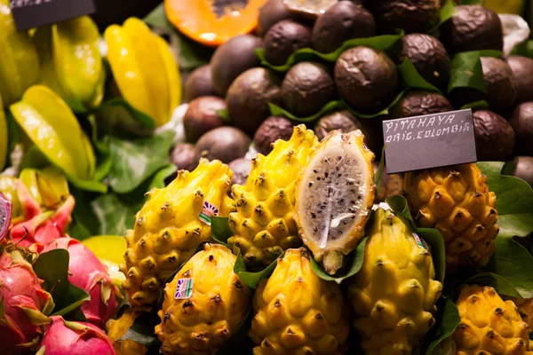 Fruits market, in La Boqueria,Barcelona famous marketplace — Stock Photo, Image