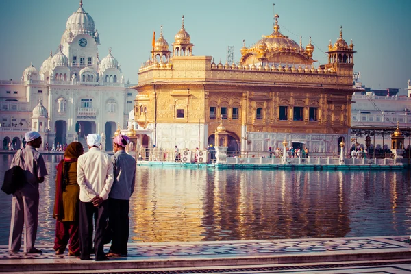 Sikh gurdwara Zlatý chrám (harmandir sahib). Amritsar, punjab, Indie — Stock fotografie