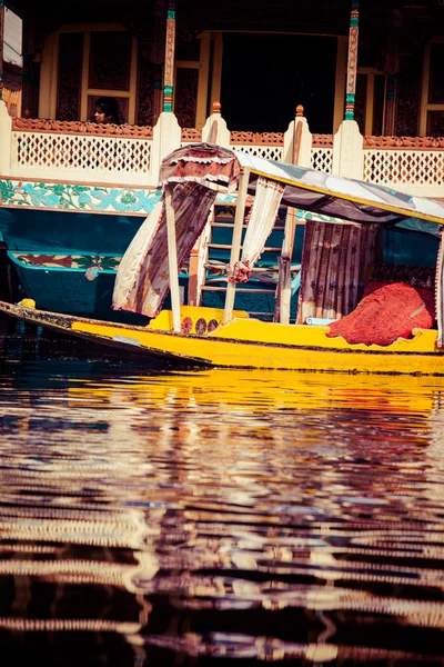 Shikara boat in Dal lake , Kashmir India — Stock Photo, Image