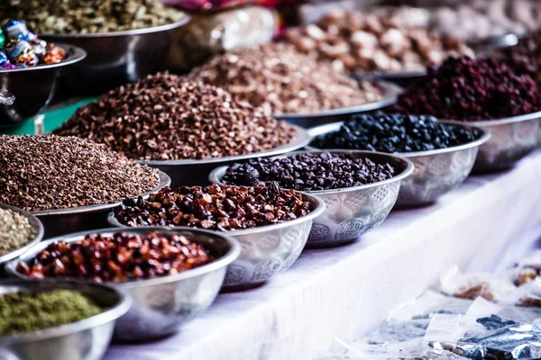 Indické marketstall prodává přísady — Stock fotografie