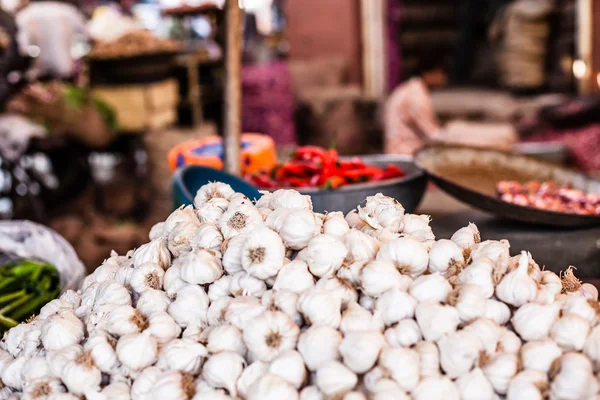 Various different vegetables and mango in wooden baskets at the market, Kumly, Kerala, India — Stock Photo, Image