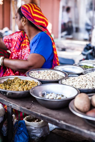 Marché des épices traditionnelles en Inde . — Photo