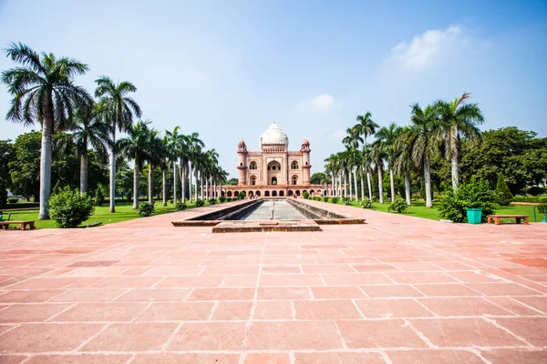 Safdarjung's Tomb is a garden tomb in a marble mausoleum in Delhi, India — Stock Photo, Image