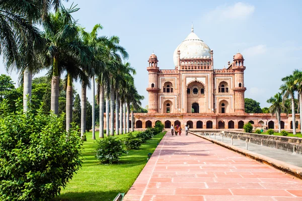 Safdarjung's Tomb is a garden tomb in a marble mausoleum in Delhi, India — Stock Photo, Image