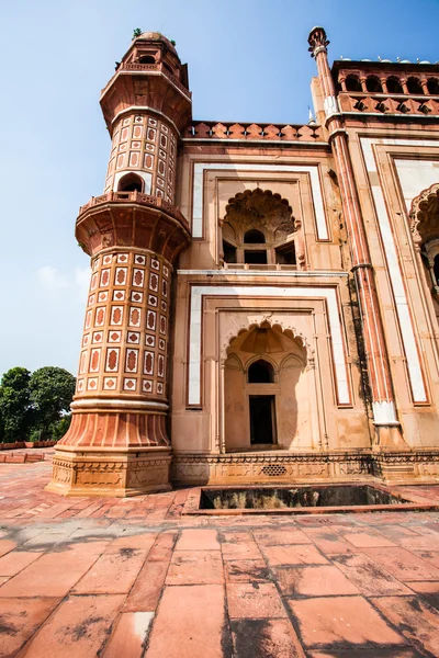 La tumba de Safdarjung es una tumba de jardín en un mausoleo de mármol en Delhi, India — Foto de Stock