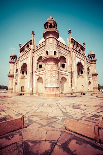 Safdarjung's Tomb is a garden tomb in a marble mausoleum in Delhi, India — Stock Photo, Image