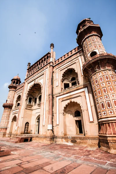 Safdarjung 's Tomb é um túmulo de jardim em um mausoléu de mármore em Delhi, Índia — Fotografia de Stock