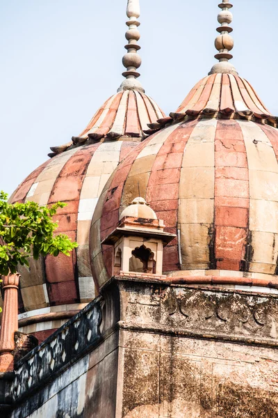 Safdarjung's Tomb is a garden tomb in a marble mausoleum in Delhi, India — Stock Photo, Image