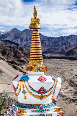 Tibet buddhistic stupas (chorten)